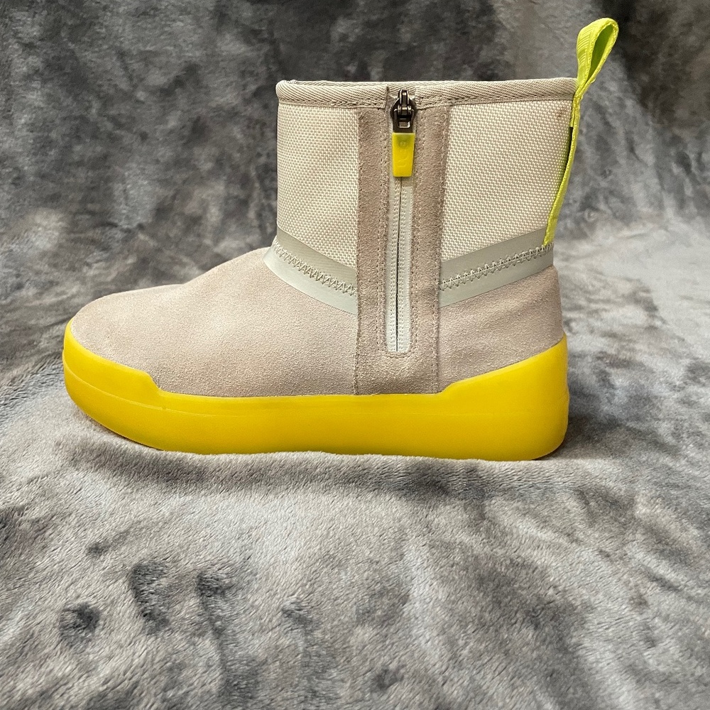 Womens Size 6 Ugg Boots